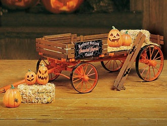 Franklin Mint Halloween Wagon include Accessories