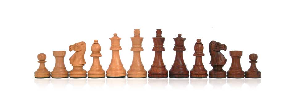 Schackpjäser handgjorda i Rosenträ